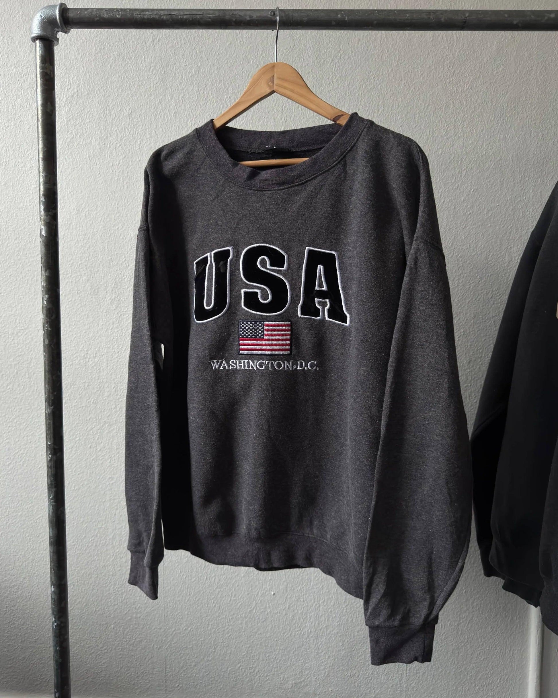 VINTAGE USA CREWNECK