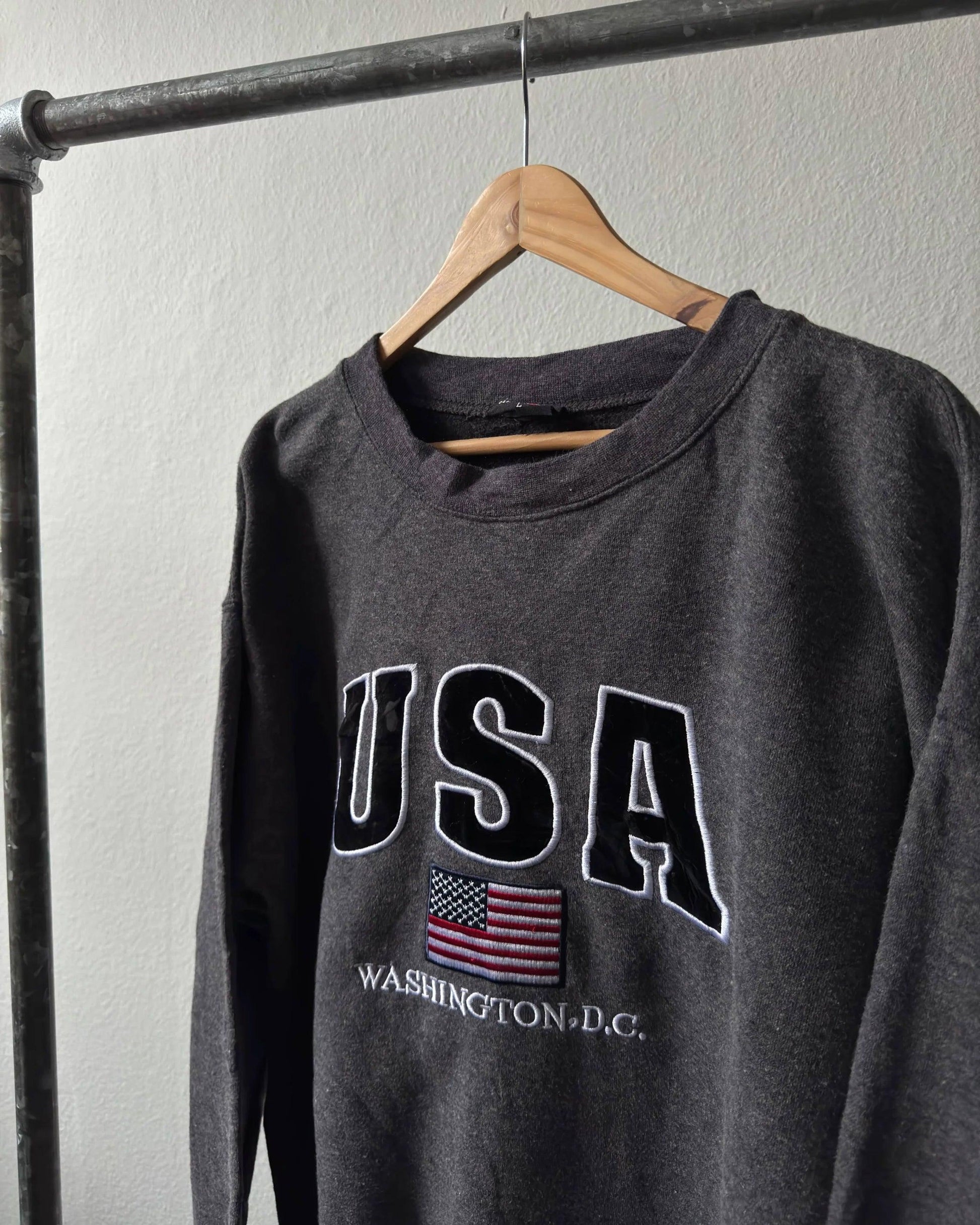 VINTAGE USA CREWNECK